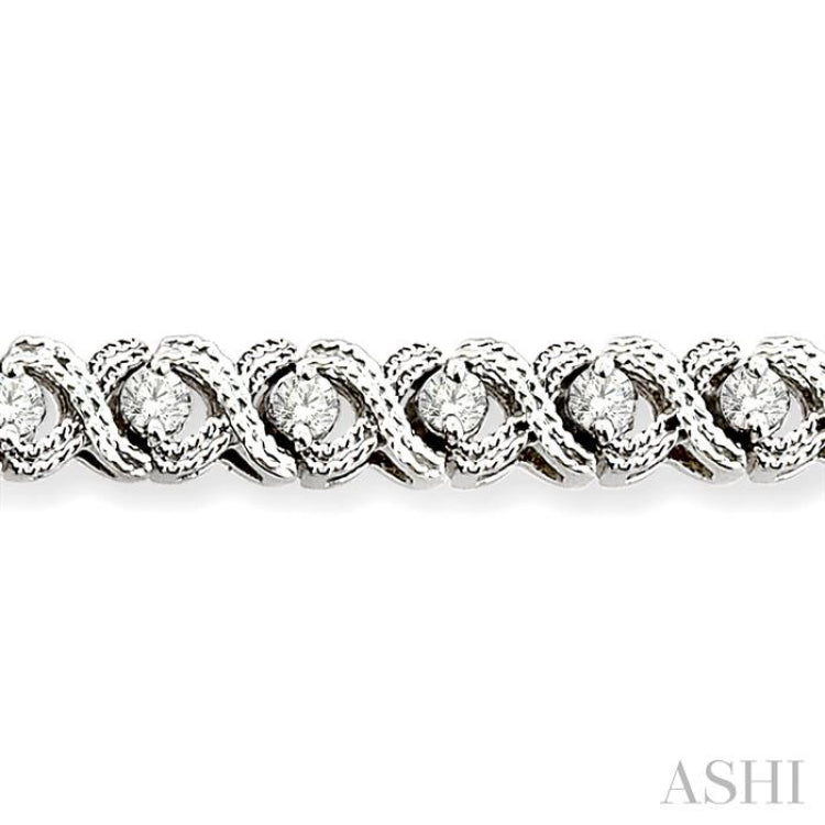 1 ctw Round Cut Diamond X & O Link Bracelet in 10K White Gold